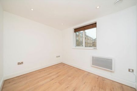 High Street - Photo 5