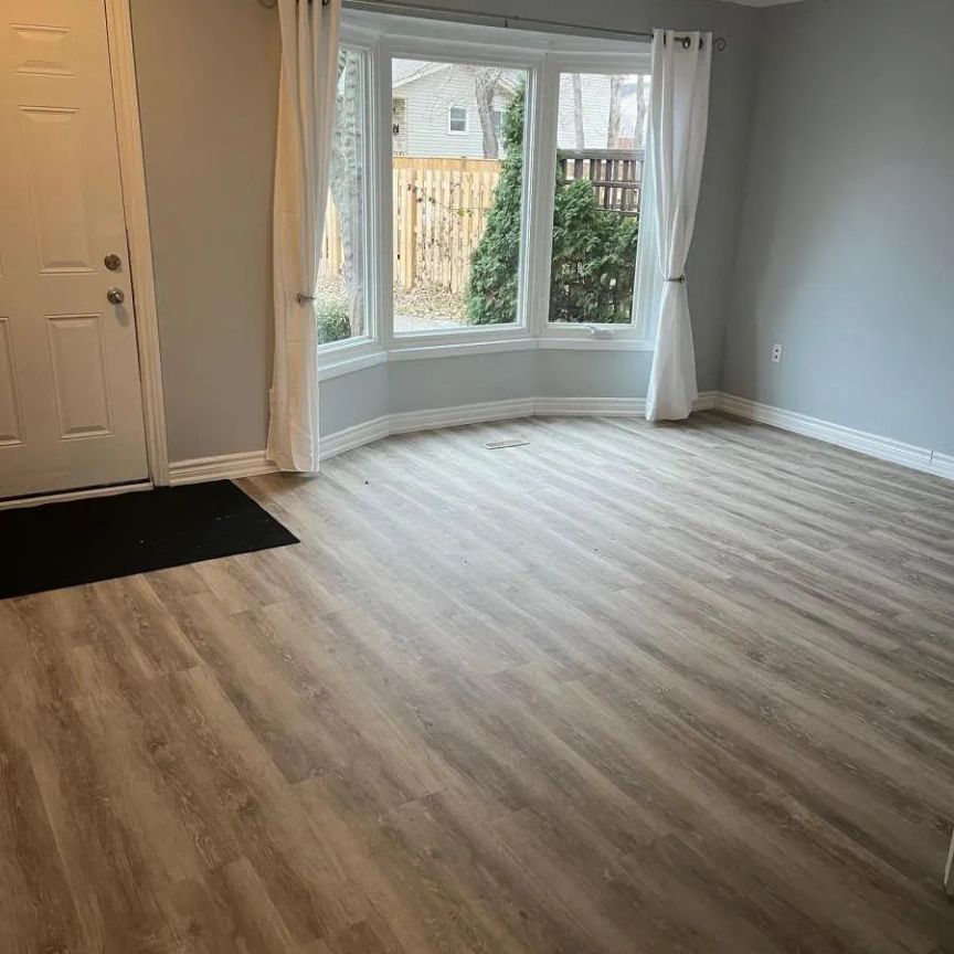 42 OAKMEADOW PLACE - Photo 1