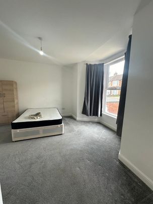 Studio Flat, Hazeldene Road, IG3 - Photo 1