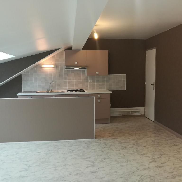Location Appartement 3 pièces 64m² REMIREMONT 88200 - Photo 1
