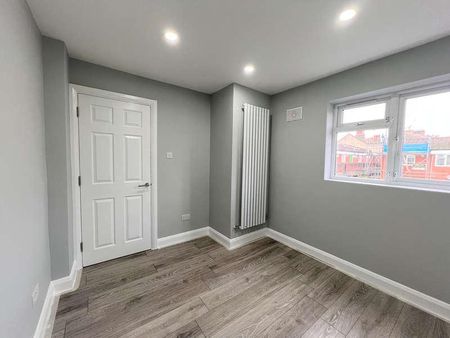 Albert Road, South Norwood, SE25 - Photo 3