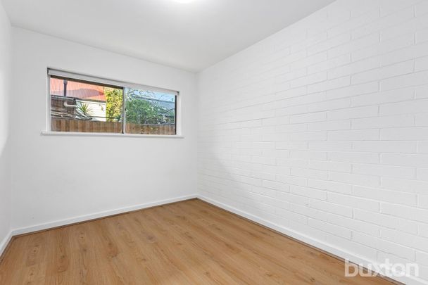 Fully Renovated in Prime location! - Photo 1