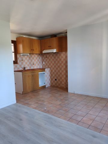 Location Appartement 2 pièces 35m² BRIVE LA GAILLARDE 19100 - Photo 3