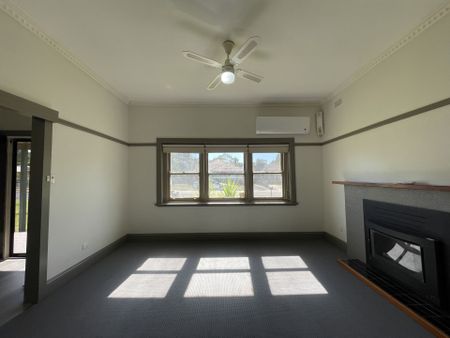 RENOVATED THREE BEDROOM HOME ! - Photo 2