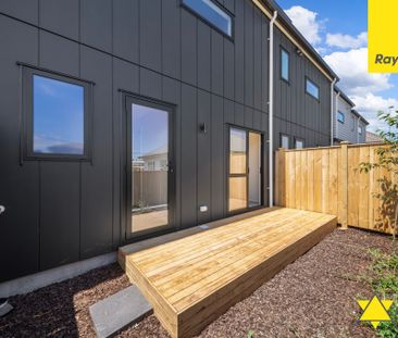 Stylish Three-Level Living in a Prime, Convenient Location - Photo 5