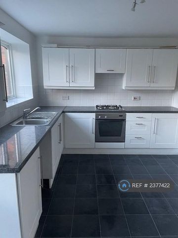 2 bedroom terraced house to rent - Photo 2