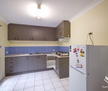 St Lucia Cozy 5-Bedroom Home, one bedroom available - Photo 6