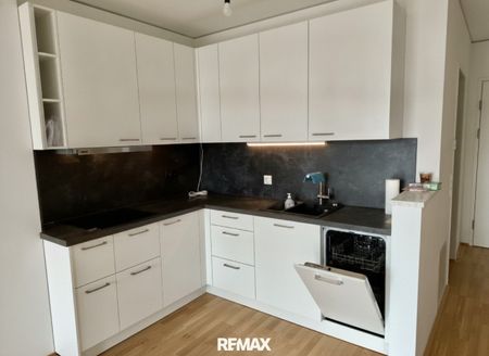 Modernes Wohnen im Marina Tower – 2-Zimmer-WG mit Loggia und direkter U2-Anbindung - Photo 5