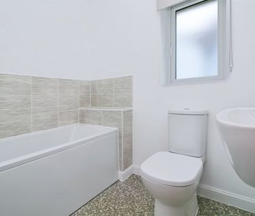 Crompton Way, Ogmore-by-Sea, BRIDGEND - Photo 2