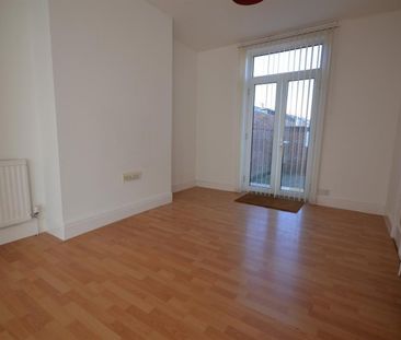 3 bedroom House To Let - Photo 3