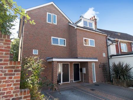 2 bedroom semi-detached house to rent - Photo 3