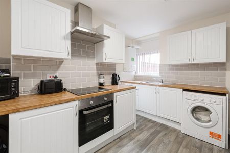 1 bedroom in a house share to rent - Photo 5