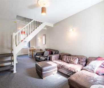 3 bedroom private hall to rent - Photo 1