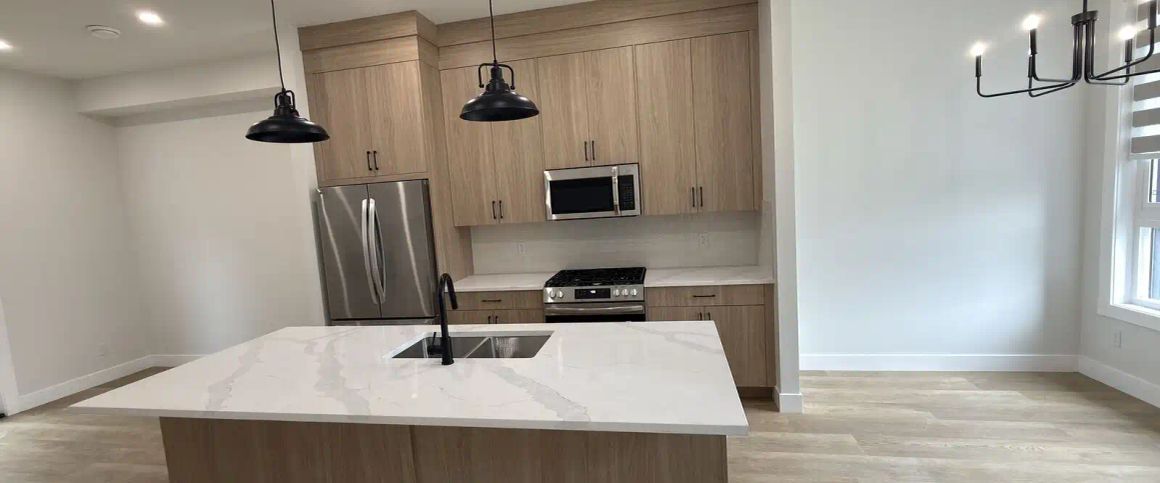 BRAND NEW 3 BEDROOM TOWNHOUSE — 3 Bedrooms Townhouse - Photo 1