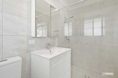 Modern 3 Bedroom Duplex in quiet location - Photo 4