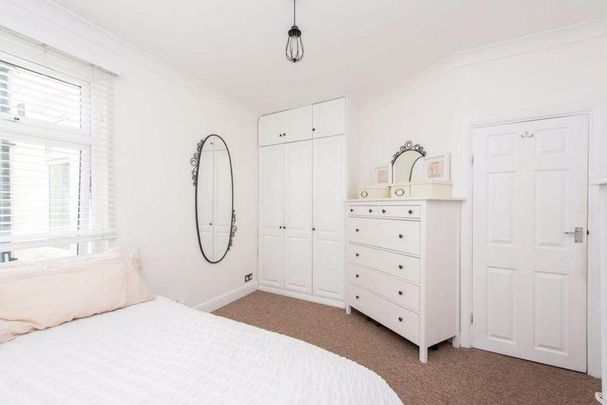 2 bedroom property to rent - Photo 1