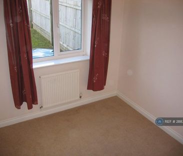 4 bedroom end of terrace house to rent - Photo 4