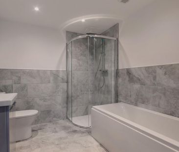 4 bedroom semi-detached house to rent - Photo 5