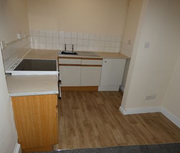 1 bed Apartment - To Let - Photo 4