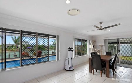 4 Bedroom 2 Bath 4 Car Ducted Air & Pool - Photo 3