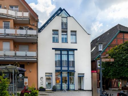 WOHNEN IN DER INNENSTADT MIT FREIEM BLICK AUF DEN MARKTPLATZ - RENOVIERTE WOHNUNG MIT EINBAUKÜCHE - Foto 3