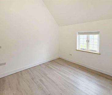 The Court Yard, Dambridge Farm Road, Wingham, CT3 - Photo 4