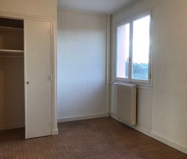 Location Appartement 3 pièces 62m² RIORGES 42153 - Photo 3