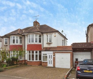 4 bedroom semi-detached house to rent - Photo 3