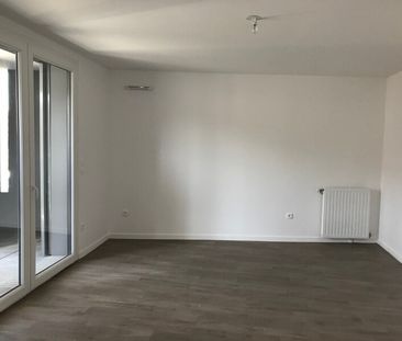 Location Appartement 3 pièces 65m² RIS ORANGIS 91130 - Photo 4