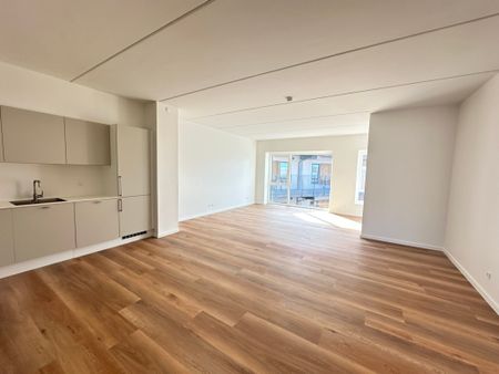 Lys delevenlig lejlighed med stor altan og udsigt - Photo 2