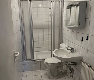 ++ Single-Wohnung im Dachgeschoss EBK mÃ¶glich ++ - Foto 3