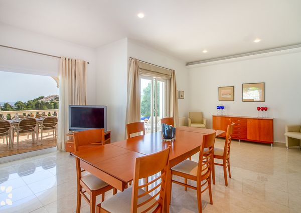 Rent villa TREVERIS