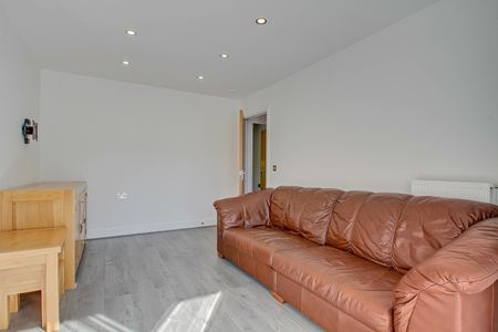 1 bed flat to rent in Drinkwater Road, Harrow - Photo 4