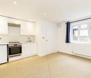 Newly refurbished 1 bedroom Garden property in the popular De Beauv... - Photo 6