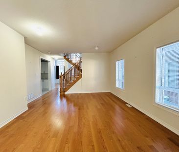 For Lease - 10 Benn Avenue, Georgina, Ontario - Photo 1