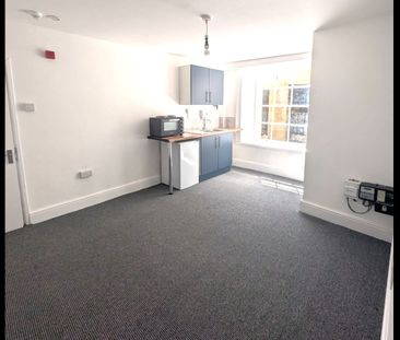 Bedsit, Southleigh Road, BS8 - Photo 4