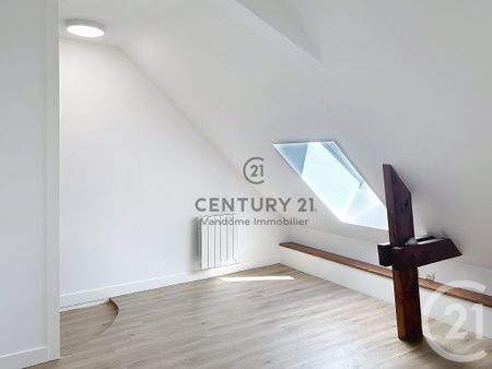Location Appartement 3 pièces 85m² CREPY EN VALOIS 60800 - Photo 2