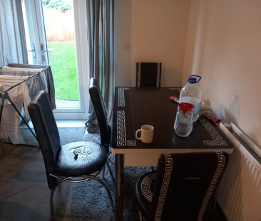 1 bedroom in a house share to rent - Photo 6