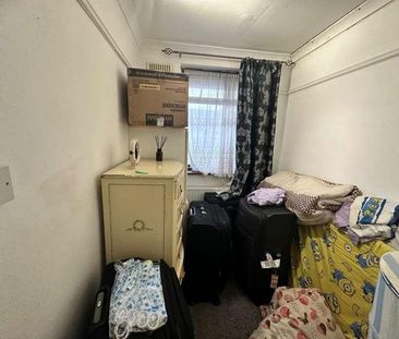 Leamington Crescent, Harrow, HA2 - Photo 6