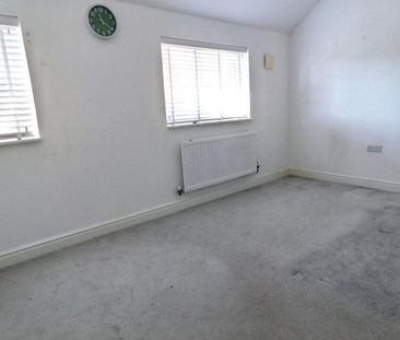 2 bedroom semi-detached house to rent - Photo 3