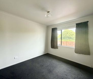 Outstanding On Omata - Photo 4