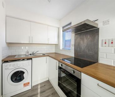 Studio to rent - Photo 6