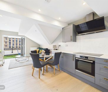 2 bedroom in The Forbury, Reading - Photo 6