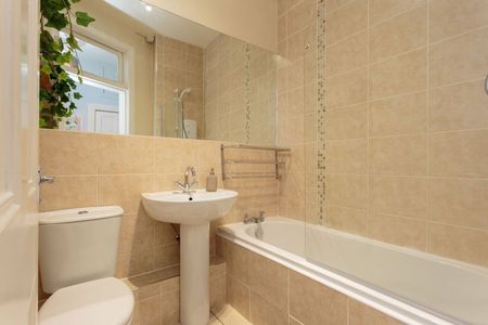 1 Bed Flat, Burns Place, EH6 - Photo 4