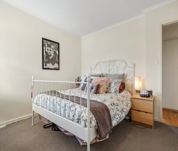 Two Bedroom Unit - Close to the Beach! - Photo 3