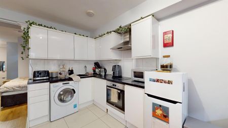 studio property to let - Photo 4