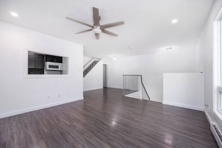 For Lease - 15 Banner Road Unit# M, South of Baseline to Knoxdale, Ontario - Photo 4