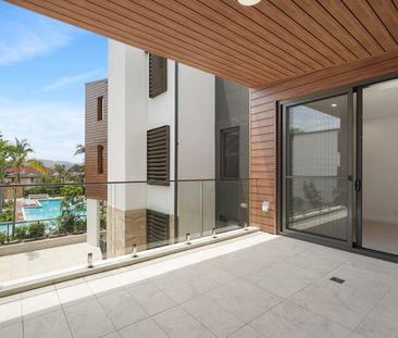 Light-Filled Second-Floor Apartment with Pool Views - Photo 5