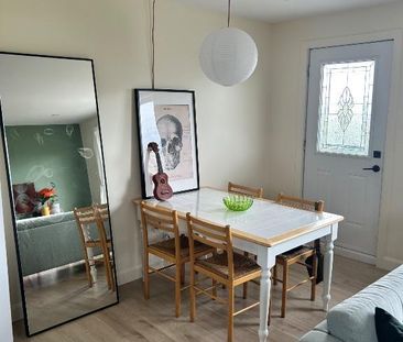 4 1/2 semi-meublé avec 2 stationnements. PREMIER MOIS GRATUIT! - Photo 3