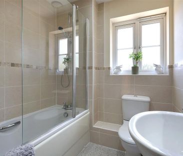 3 bedroom semi-detached house to rent - Photo 4